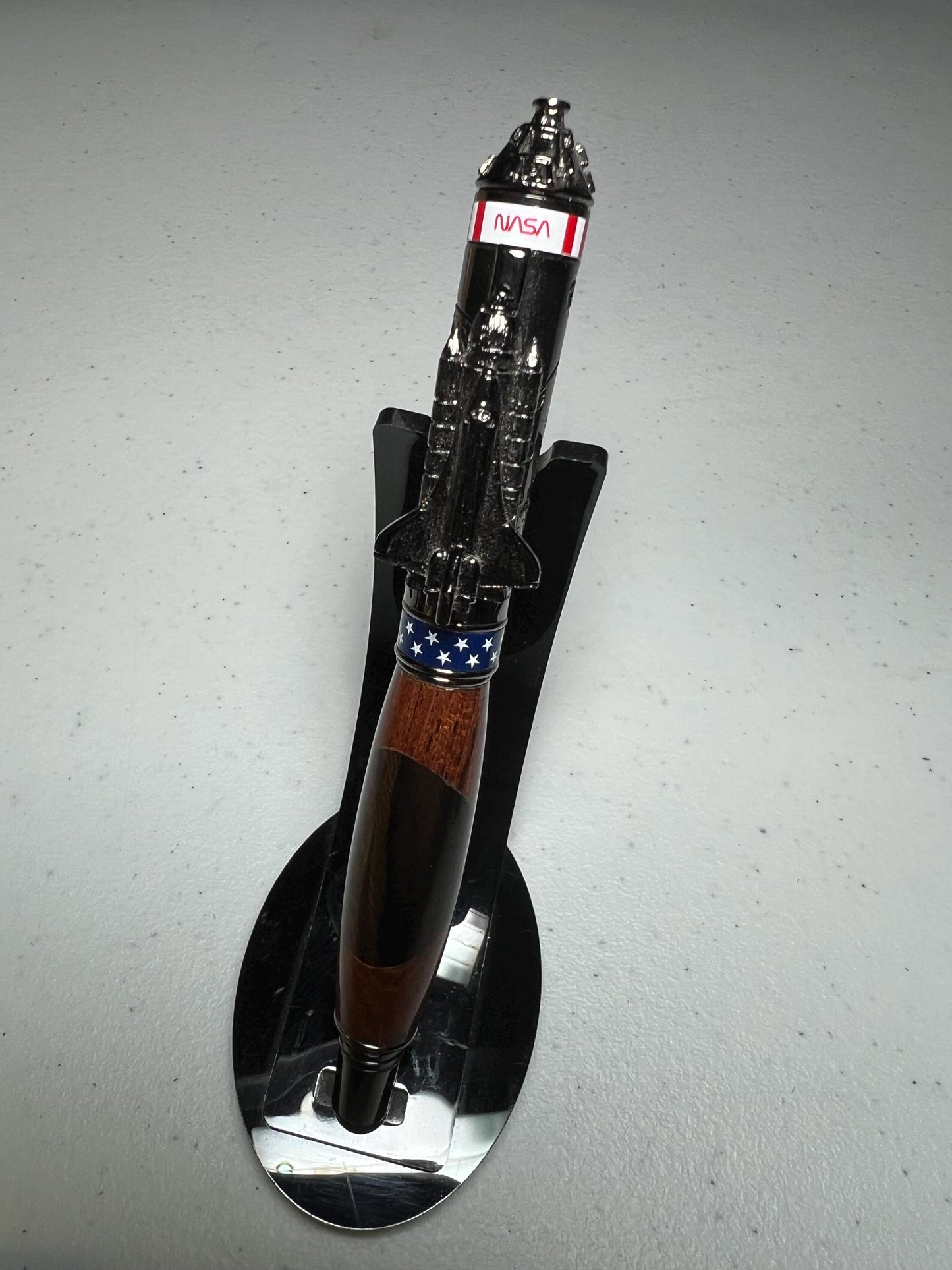 Shuttle two part fountain pen in gunmetal with cherry/walnut barrel