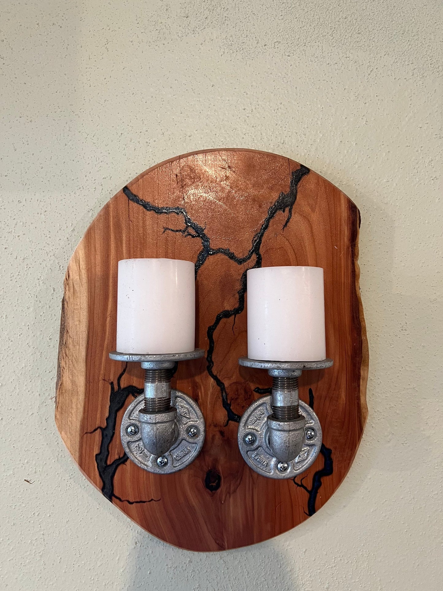 Industrial sconce with Lichtenberg fracturing