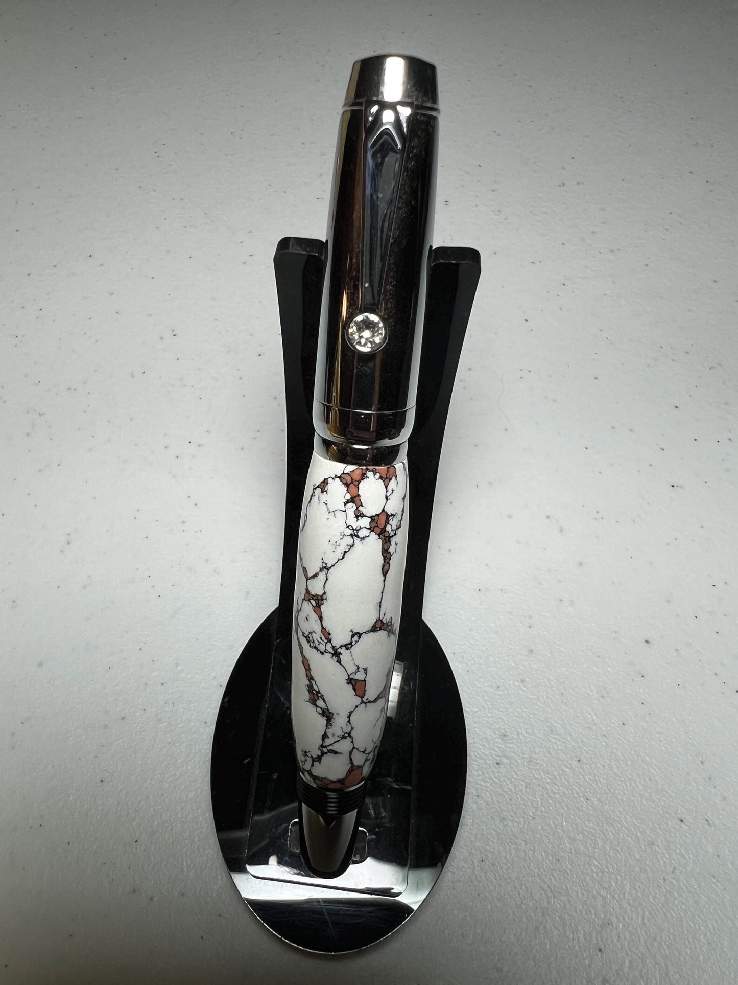 Arete Fountain Pen with white/peach clay barrel