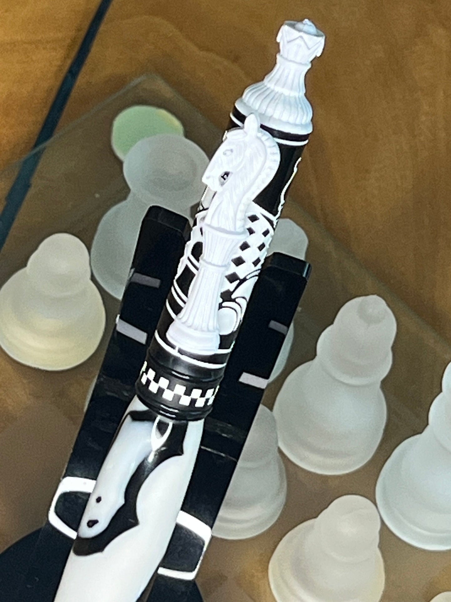 Chess pen black and/or white